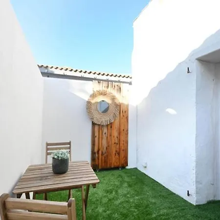 Spacious House With Terrace And Jacuzzi * Ла-Куард-сюр-Мер