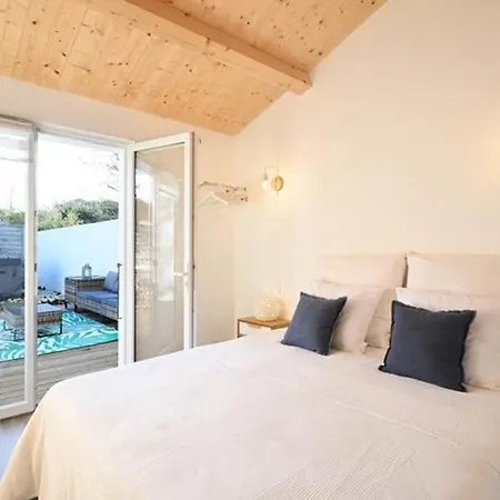 Spacious House With Terrace And Jacuzzi Дом отдыха *